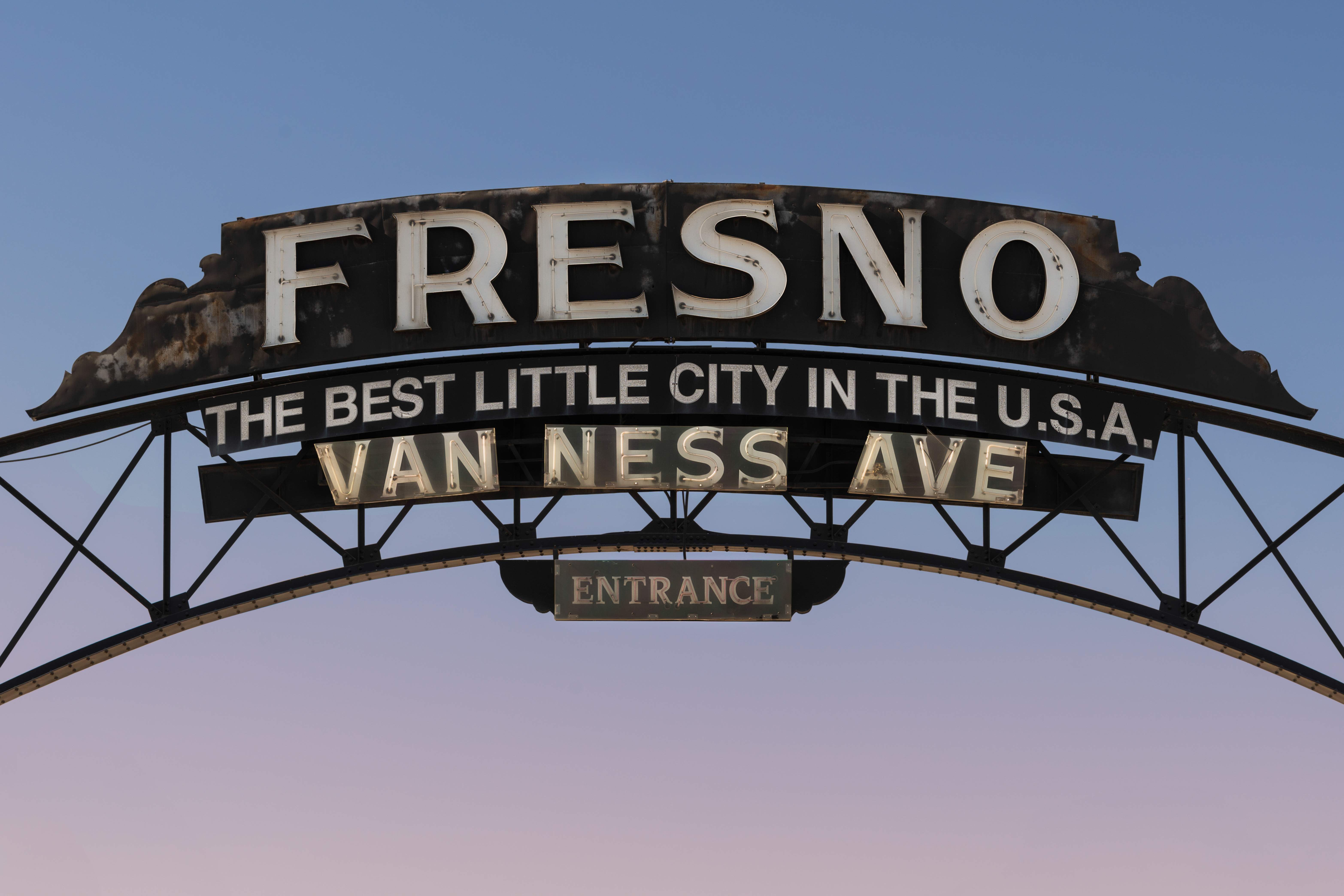 Fresno entrance sign