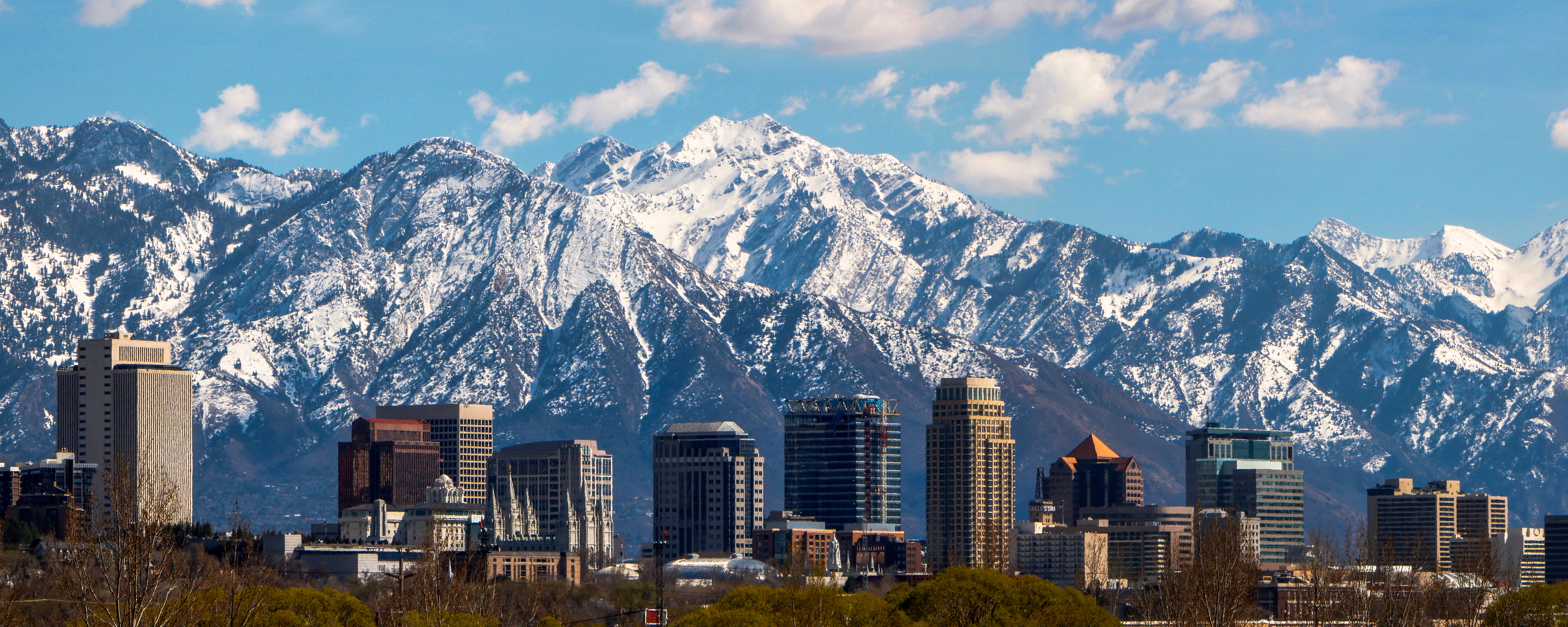 Salt Lake City Utah with mountains in background