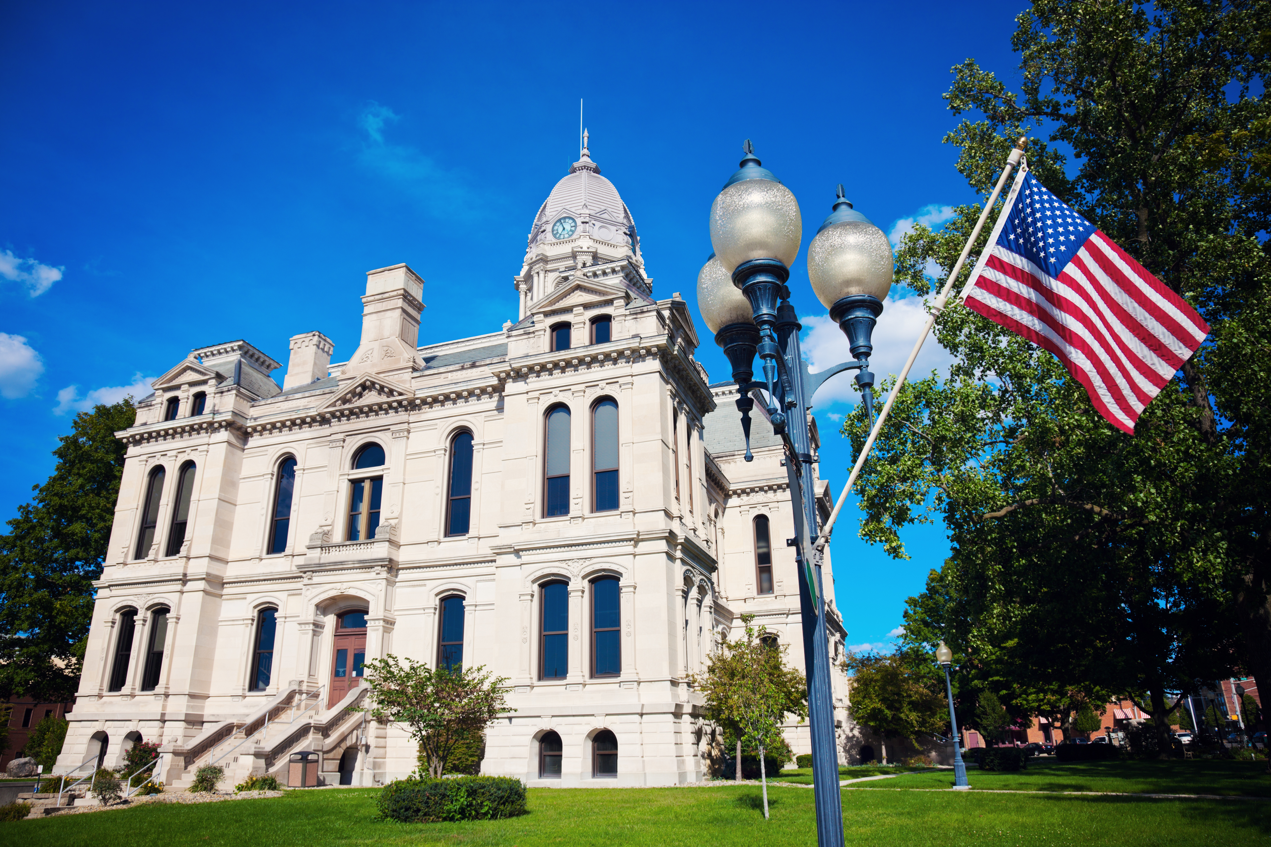 Old courthouse building in the center of Warsaw, Indiana