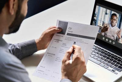 HR_Generalist_interviewing_a_candidate