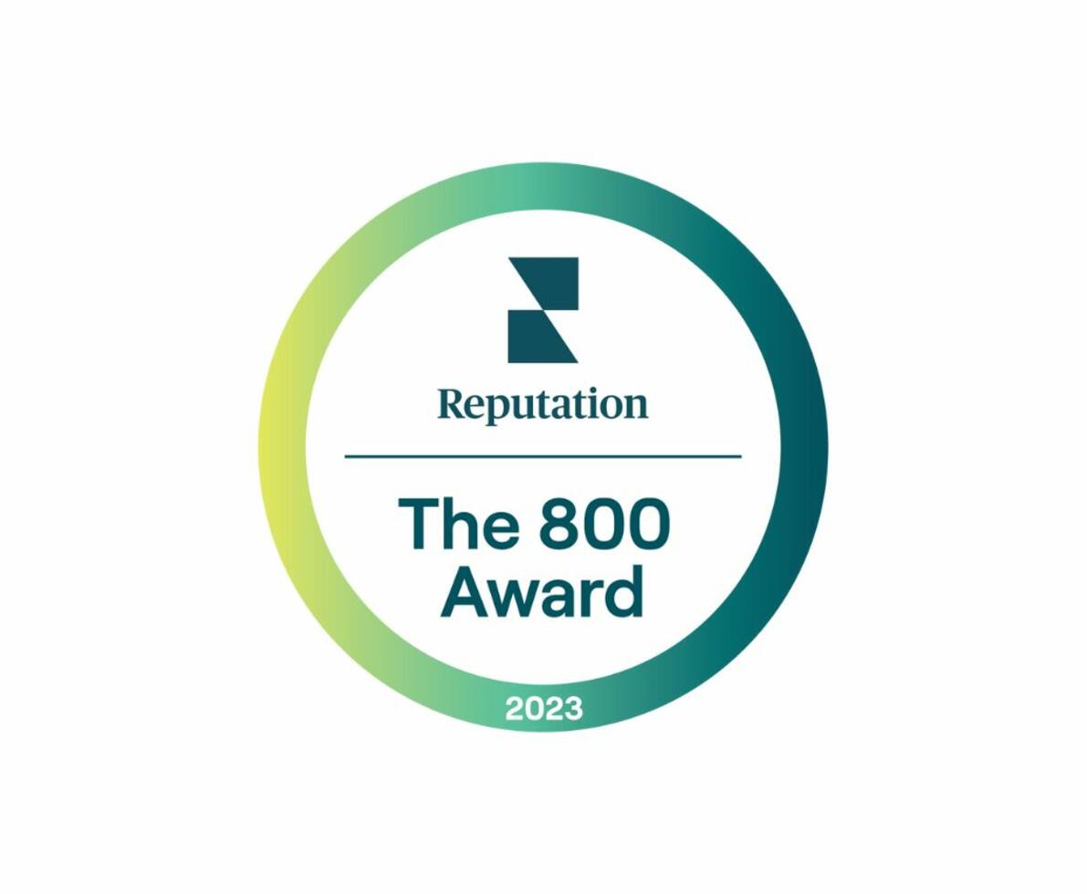 Yellow and green badge on a white background. Badge reads Reputation The 800 Award 2023.