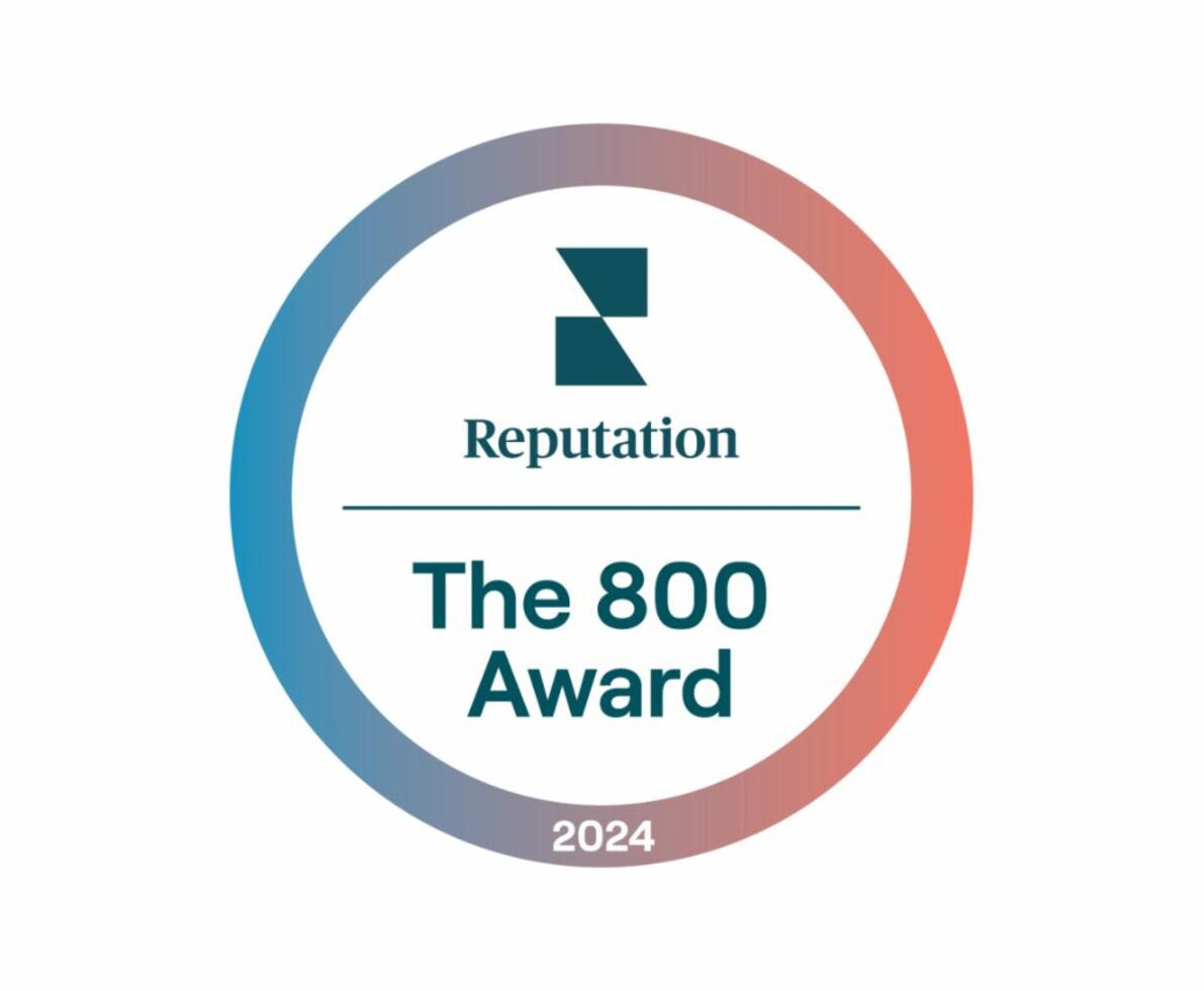 Teal and pink badge on a white background. Badge reads Reputation The 800 Award 2023.
